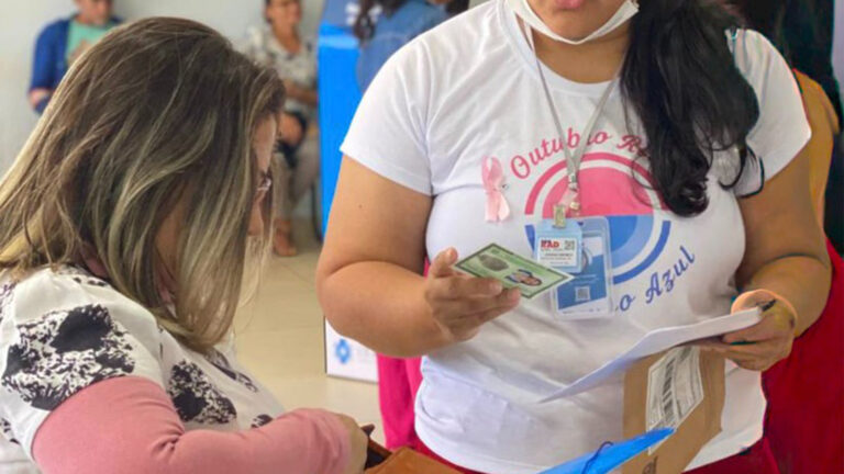 Ação em alusão à campanha Outubro Rosa, Dia D da Mamografia reuniu mulheres e promoveu um dia de acolhimento, prevenção e conscientização sobre o câncer de mama. (Foto: Camila Neto)